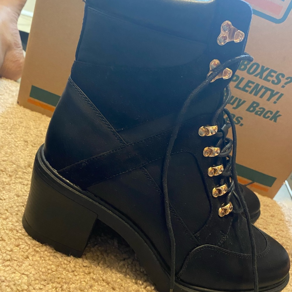 Boots - Picture 3 of 3